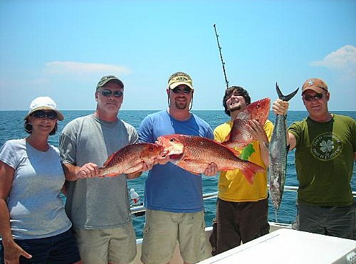 Family Red Snapper fishing in Gulf Shores