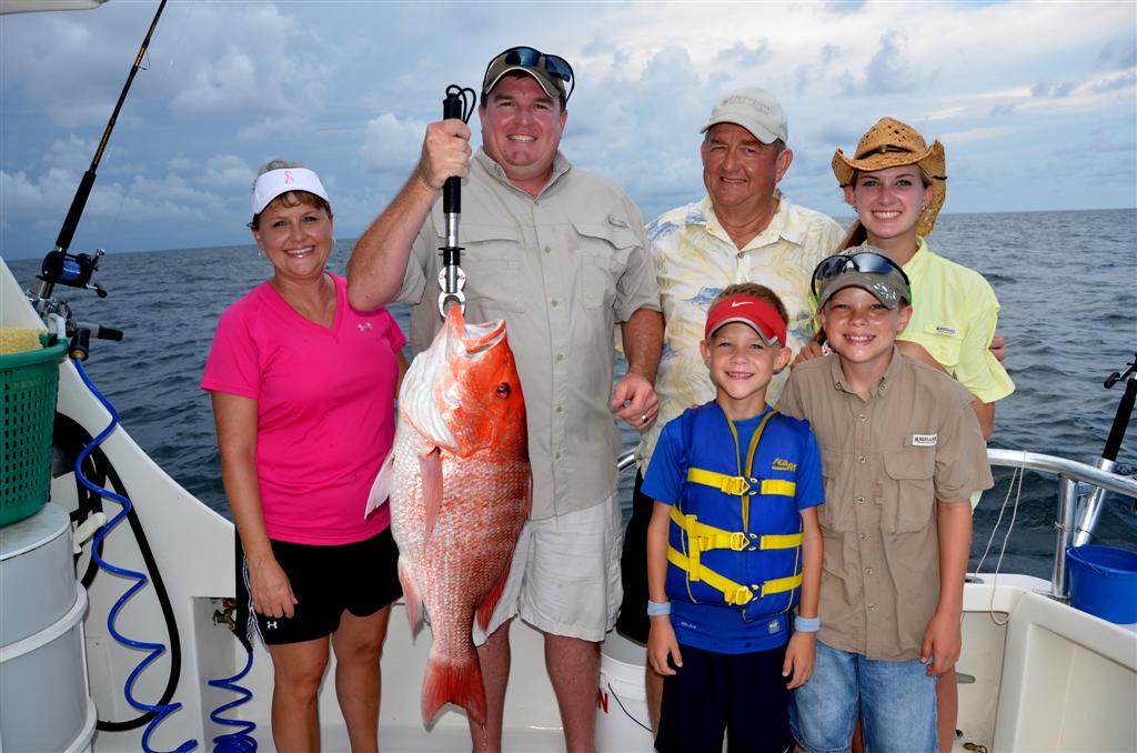 gulf-shores-family-fishing-catching-red-snapper