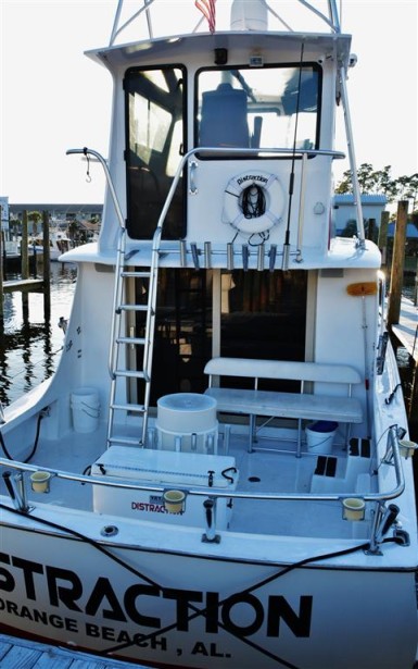 rear-deck-charter-boat-distraction